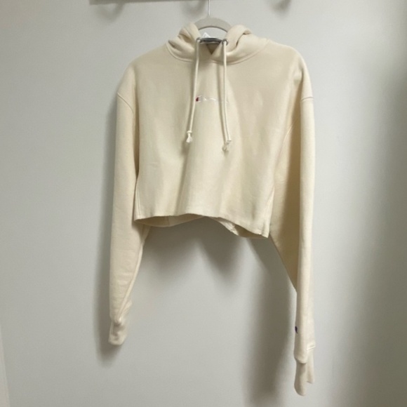 Champion® Women’s Reverse Weave® Cropped Cut-Off Hooded Sweatshirt - Picture 4 of 8